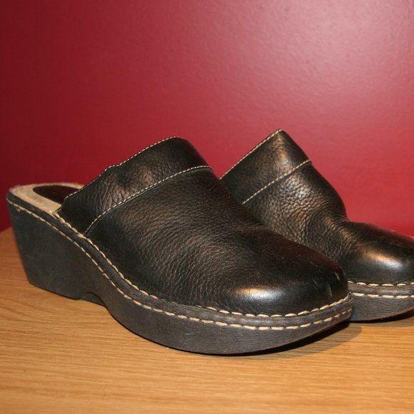 Dex Black Leather Clogs - Picture 2 of 4